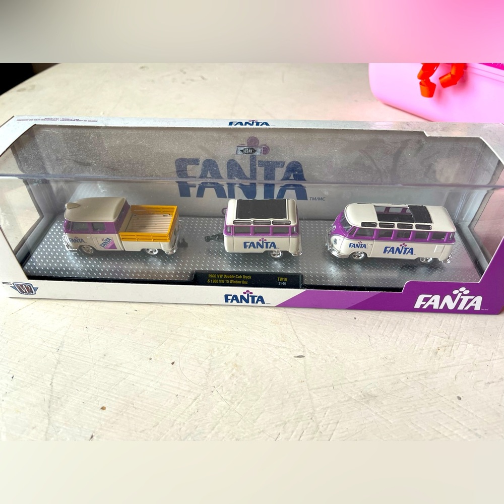 Collector 1960 VW double cab truck toy